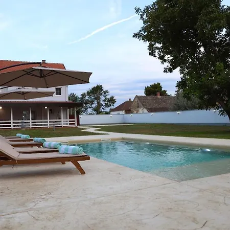 וילה Marra Curug